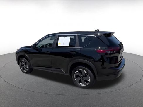 Used 2025 Nissan Rogue SV FWD image 10
