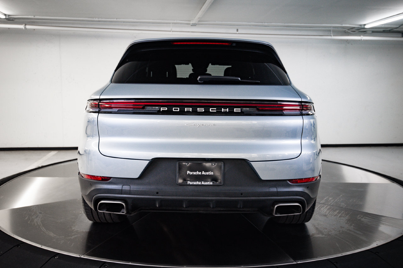 Certified 2026 Porsche Cayenne AWD/4WD image 6