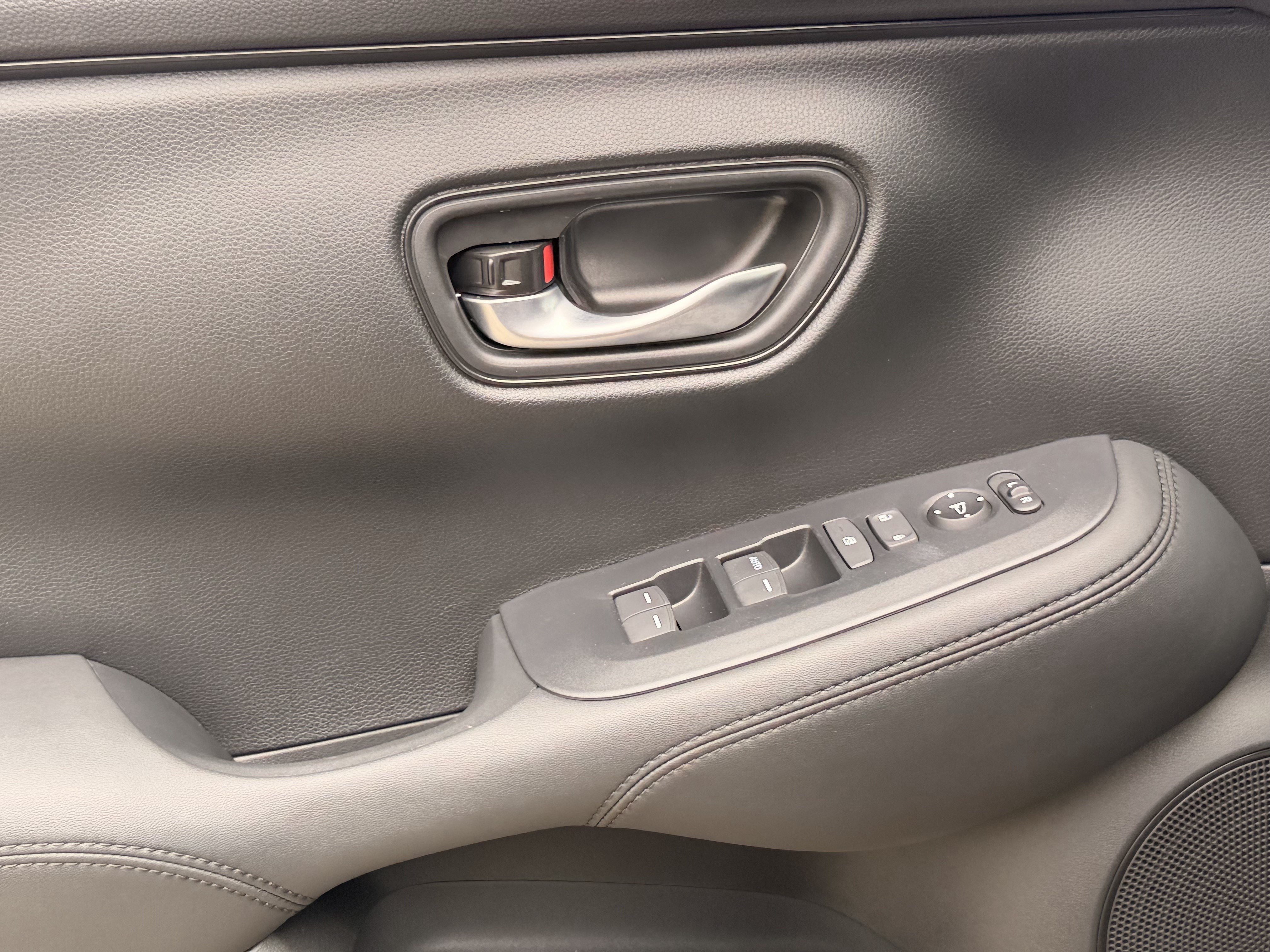 Certified 2026 Honda HR-V LX image 11