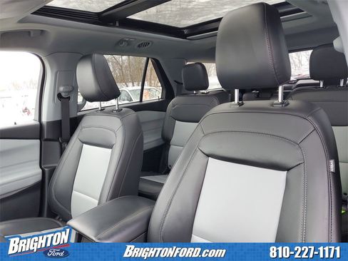 Used 2023 Ford Explorer XLT w/ Equipment Group 202A image 12