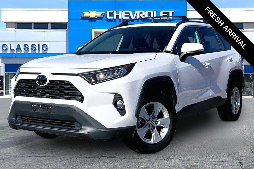 Used 2021 Toyota RAV4 XLE w/ Convenience Package AWD/4WD image 2
