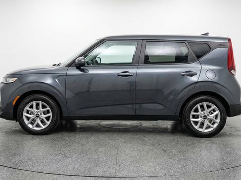 Used 2025 Kia Soul LX w/ LX Technology Package FWD image 5