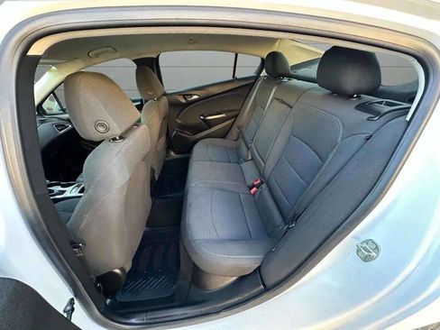 Used 2018 Chevrolet Cruze LT w/ Convenience Package image 44