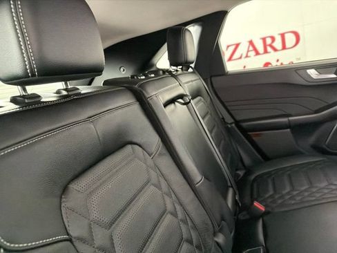 Used 2024 Ford Escape Platinum w/ Premium Technology Package AWD/4WD image 33