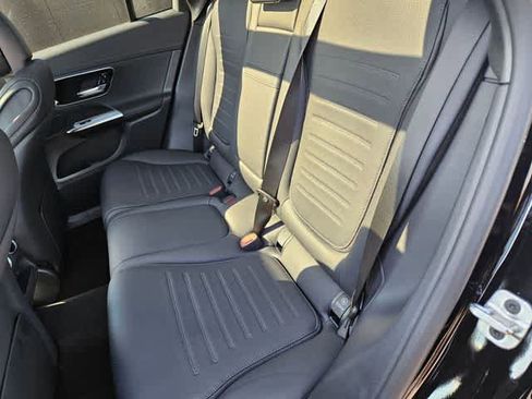 Used 2026 Mercedes-Benz GLC 300 image 20