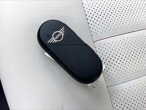 Used 2025 MINI Cooper Countryman S w/ Comfort Package Max image 13