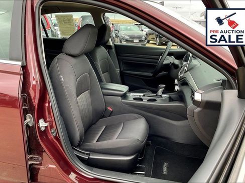 Used 2025 Nissan Altima 2.5 SV AWD/4WD image 7