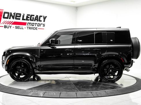 Used 2024 Land Rover Defender 110 V8 AWD/4WD image 13