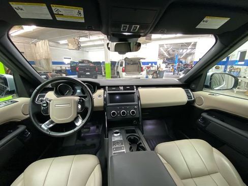 Used 2019 Land Rover Discovery SE AWD/4WD image 28