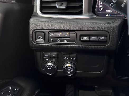 Certified 2024 GMC Yukon Denali AWD/4WD image 27