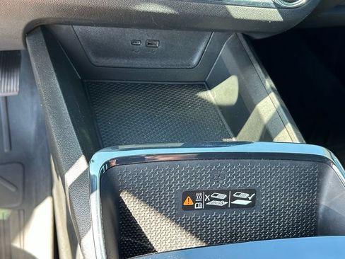 Used 2025 Chevrolet Equinox RS FWD image 32
