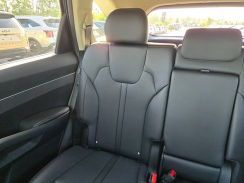 Used 2025 Kia Sorento S w/ Panoramic Sunroof Package FWD image 12