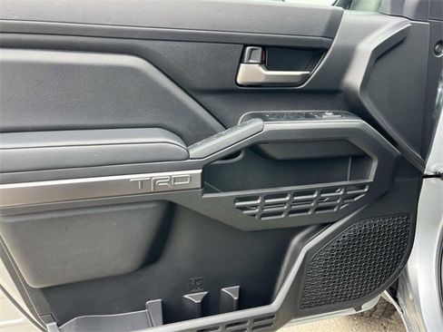 Used 2025 Toyota Tacoma TRD Off-Road image 28