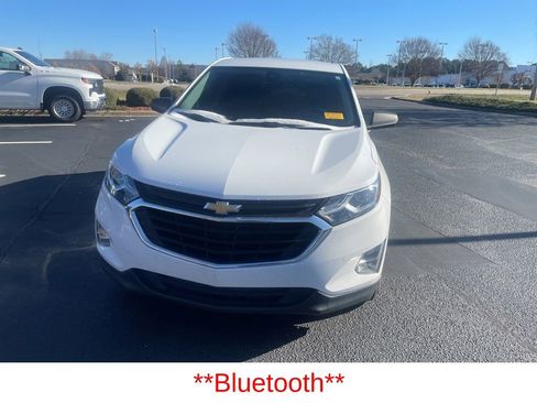 Used 2021 Chevrolet Equinox LS w/ LS Convenience Package image 2