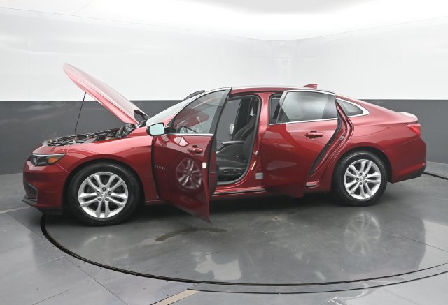 Used 2017 Chevrolet Malibu LT FWD image 55