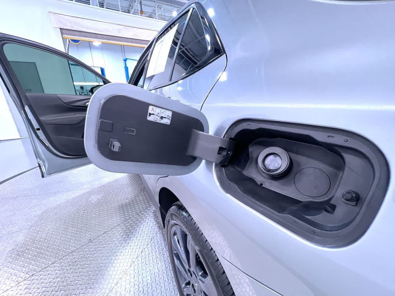 Used 2024 Chevrolet Equinox RS w/ LPO, Floor Liner Package FWD image 41