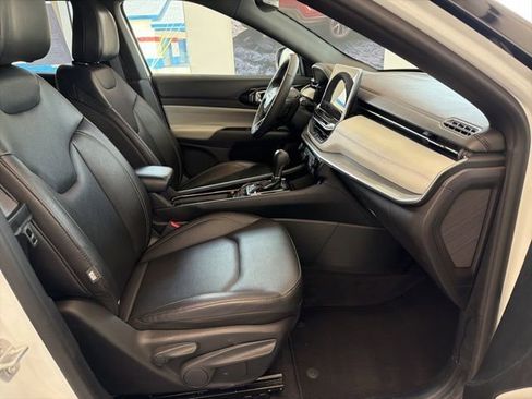 Used 2025 Jeep Compass Limited AWD/4WD image 11