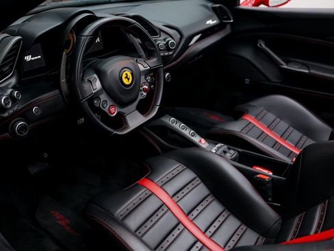 Used 2017 Ferrari 488 Spider image 19