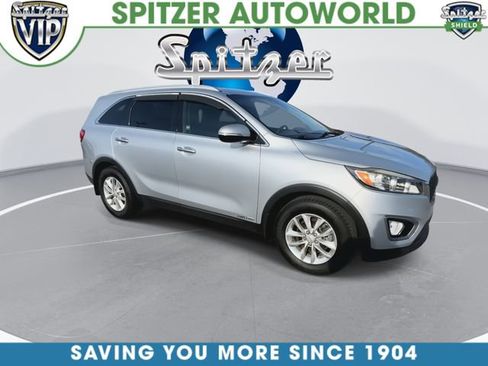 Used 2016 Kia Sorento LX image 2