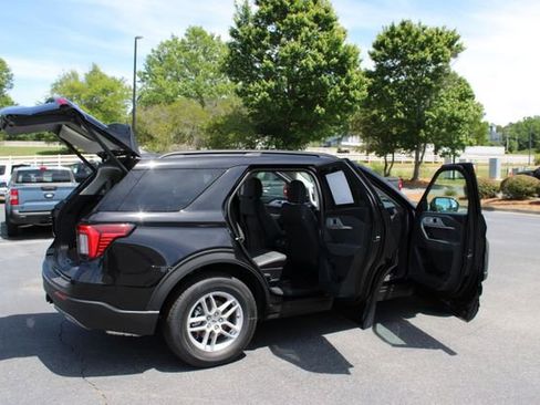 New 2026 Ford Explorer Active RWD image 5