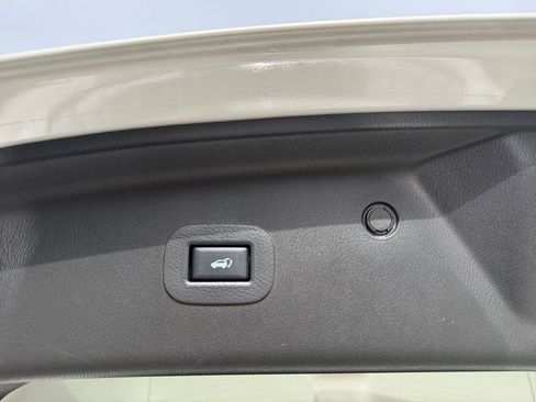 Used 2024 INFINITI QX80 Premium Select w/ Cargo Package image 11