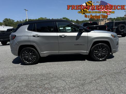 Used 2024 Jeep Compass Limited w/ High Altitude Package AWD/4WD image 9