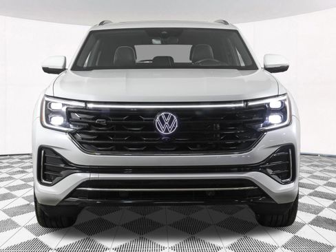 Used 2024 Volkswagen Atlas Cross Sport SEL Premium R-Line image 9