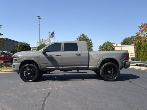 Used 2026 RAM 3500 Limited AWD/4WD image 12