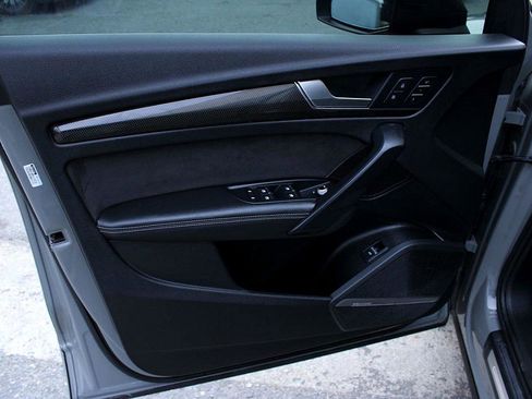 Used 2019 Audi SQ5 Prestige w/ Prestige Package image 9