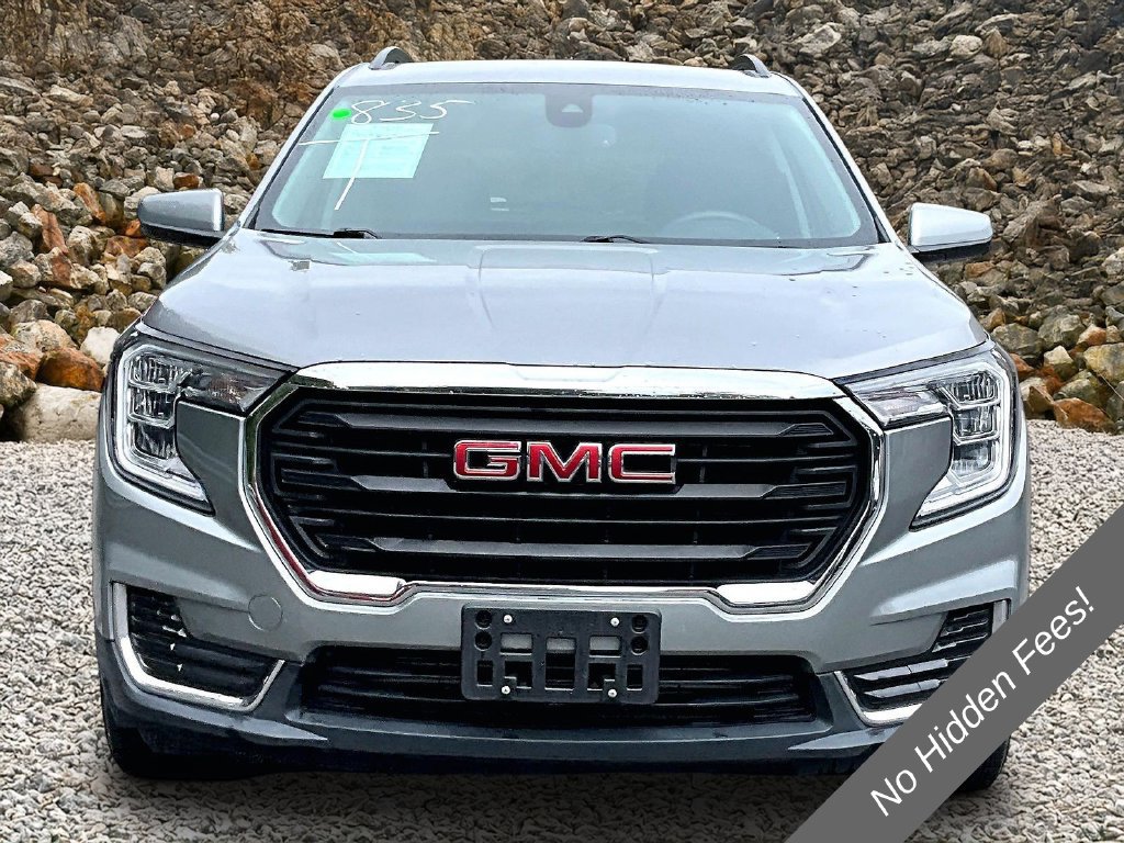 Used 2023 GMC Terrain SLE w/ Driver Convenience Package AWD/4WD image 3