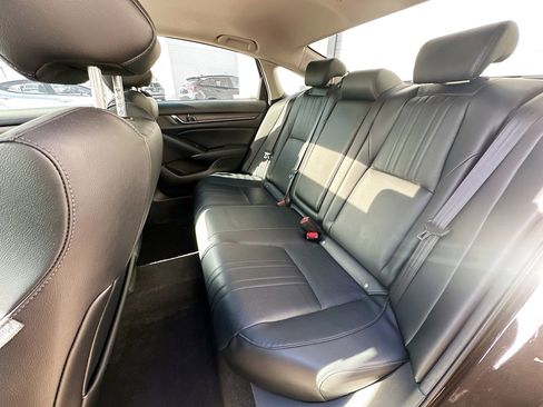 Used 2018 Honda Accord Touring image 28