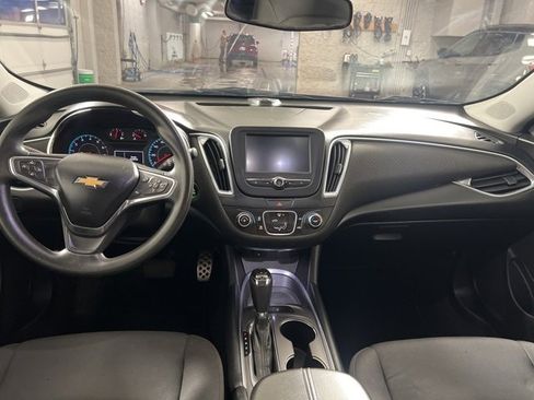 Used 2016 Chevrolet Malibu LT image 16