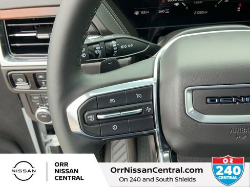 Used 2025 GMC Yukon XL Denali AWD/4WD image 20