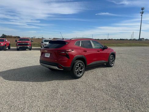 New 2026 Chevrolet Trax LT image 3