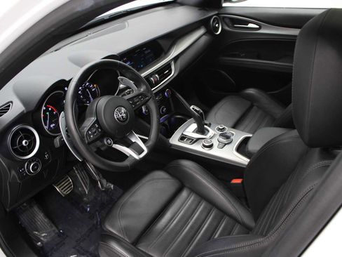 Used 2022 Alfa Romeo Stelvio Veloce image 17