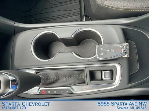 Used 2020 Chevrolet Equinox LT w/ Driver Convenience Package FWD image 24