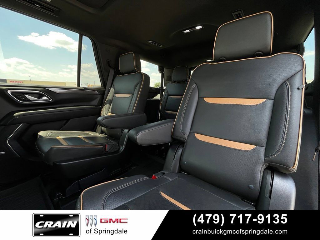 Used 2024 GMC Yukon AT4 w/ Technology Package AWD/4WD image 25