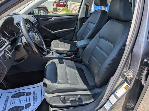 Used 2018 Volkswagen Passat 2.0T R-Line FWD image 22