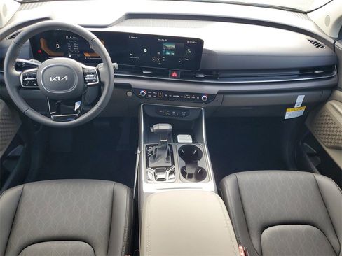 New 2026 Kia Carnival EX image 25