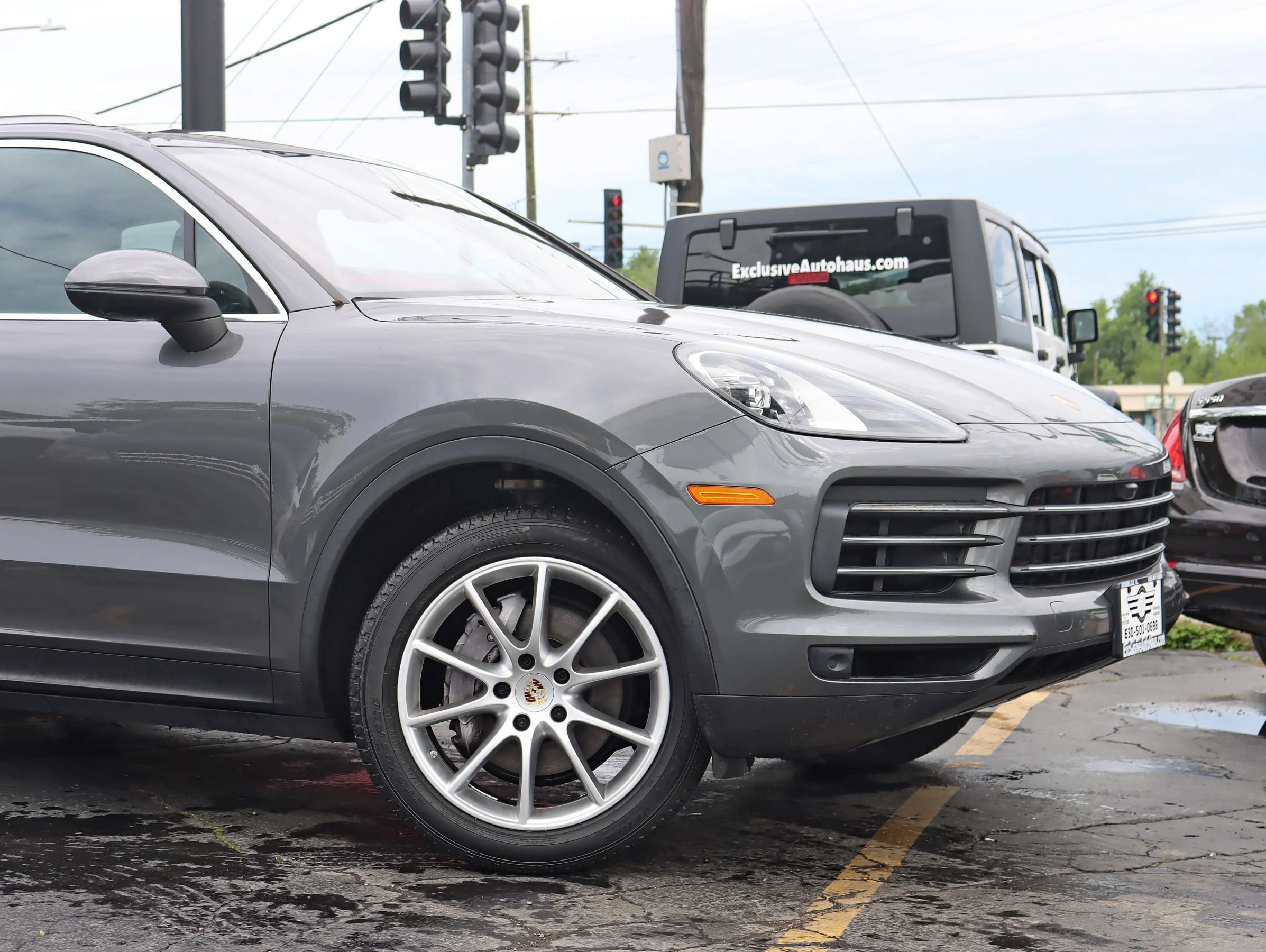 Used 2019 Porsche Cayenne AWD/4WD image 3