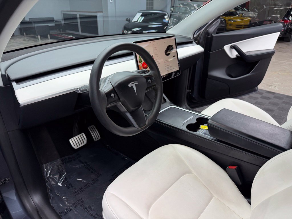 Used 2022 Tesla Model Y Performance AWD/4WD image 32