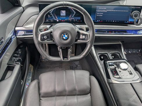 Used 2023 BMW 740i RWD image 11