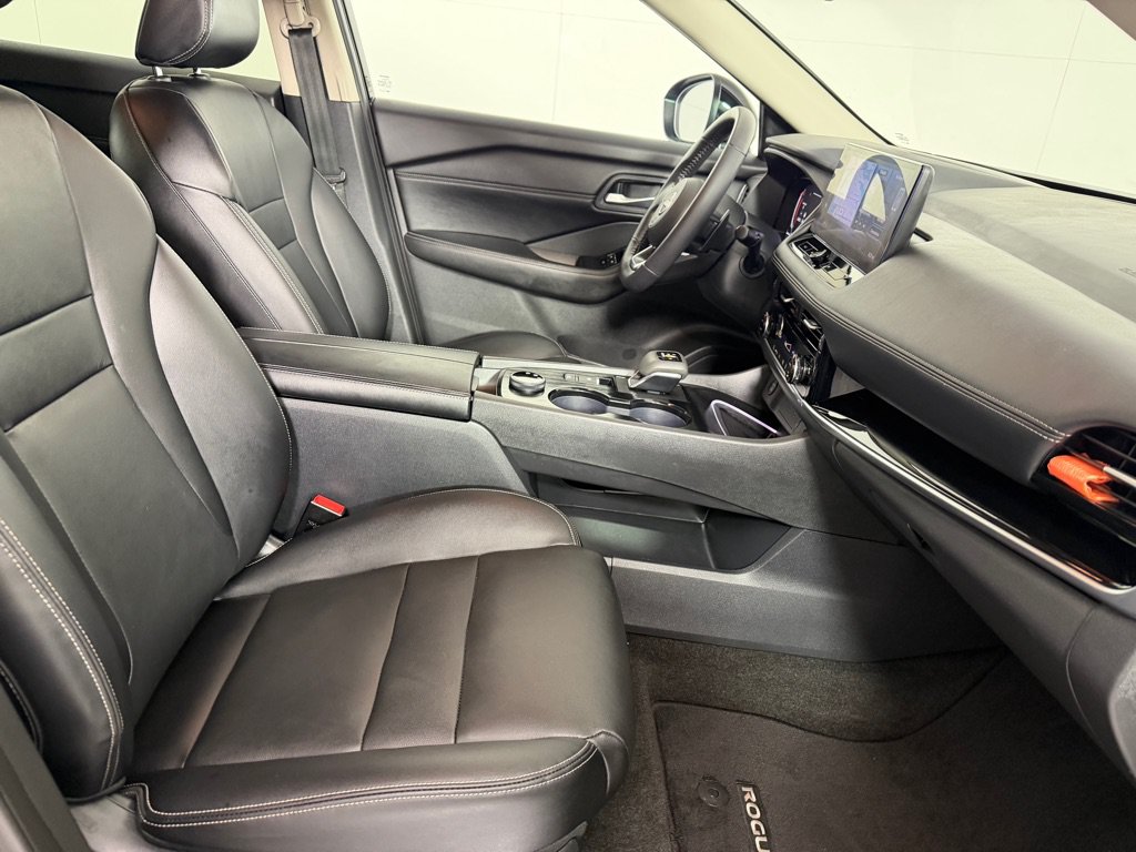 Used 2024 Nissan Rogue SL AWD/4WD image 24
