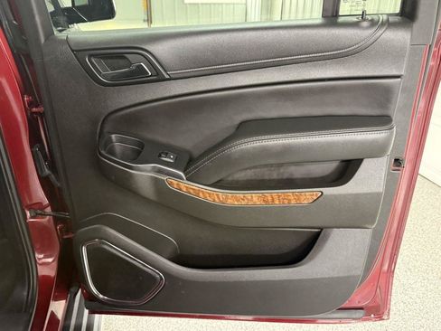 Used 2018 Chevrolet Suburban Premier AWD/4WD image 37