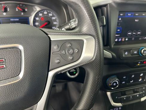 Used 2023 GMC Terrain SLE image 17