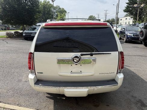 Used 2010 Cadillac Escalade 2WD image 7