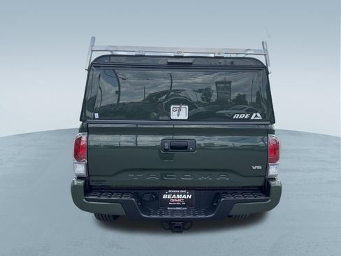 Used 2022 Toyota Tacoma TRD Sport AWD/4WD image 7