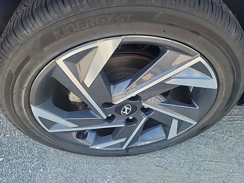 Used 2025 Hyundai Elantra SEL FWD image 7