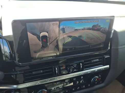 New 2026 Nissan Pathfinder Platinum image 10