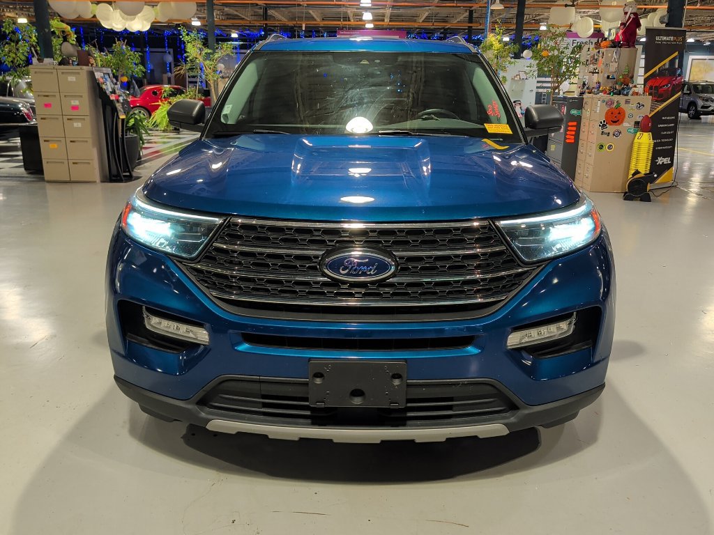 Used 2022 Ford Explorer XLT w/ Equipment Group 202A AWD/4WD image 11